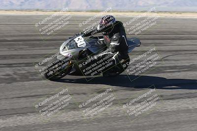 media/Jan-16-2026-CVMA Friday Practice (Fri) [[6f2bf47531]]/5-Racer 4-Trackday1/Session 2 (Bowl)/